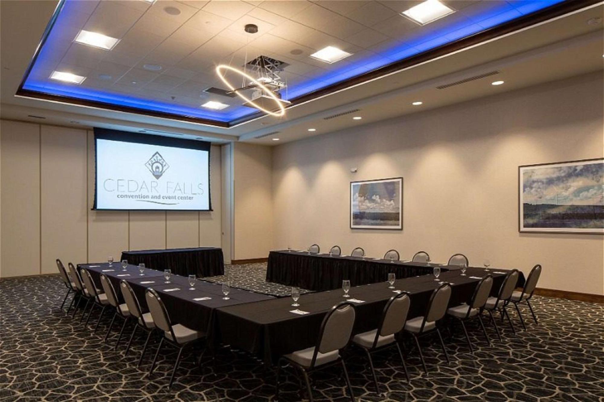 Hilton Garden Inn Cedar Falls Conference Center Zewnętrze zdjęcie