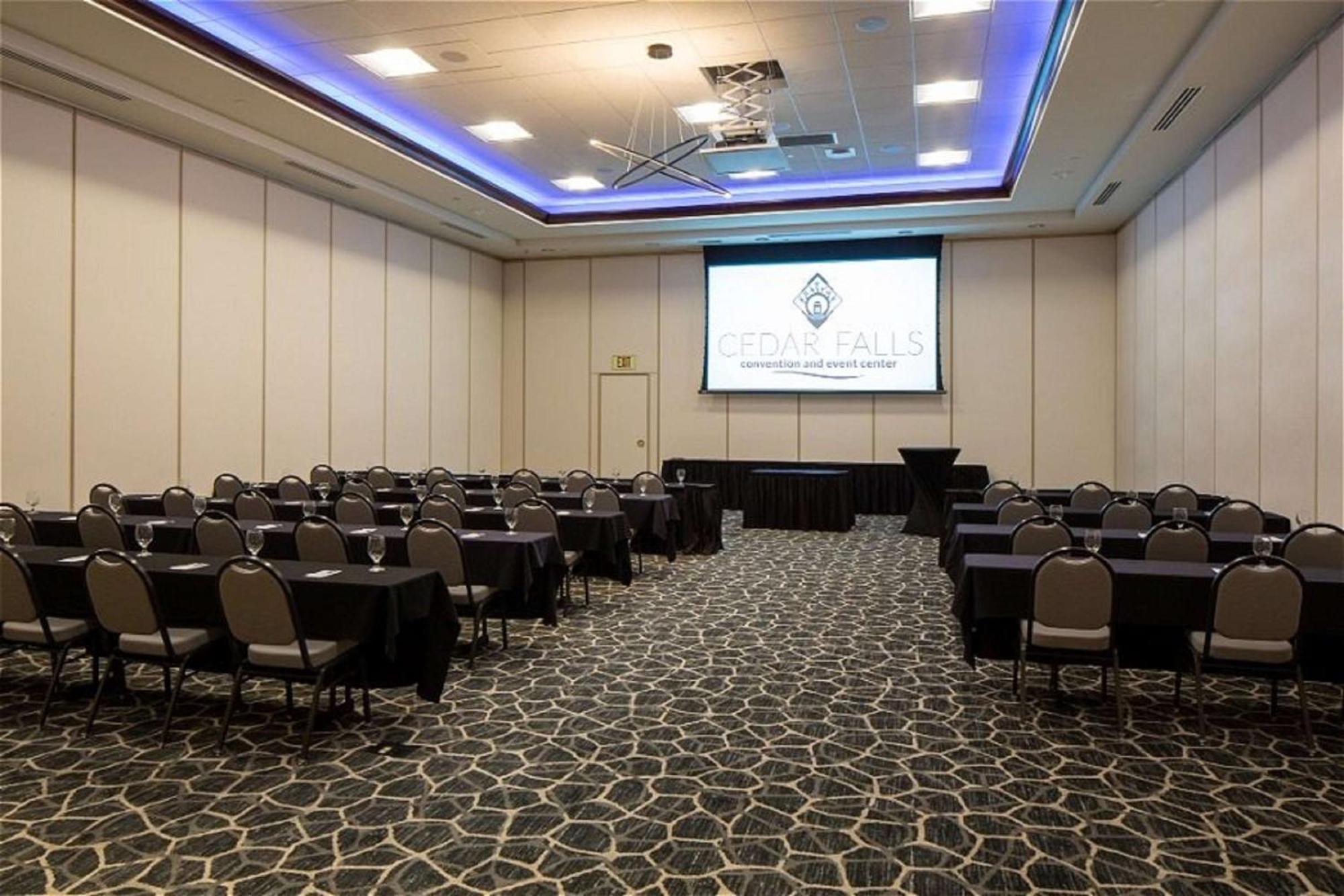Hilton Garden Inn Cedar Falls Conference Center Zewnętrze zdjęcie